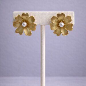 Kate Spade New York Gold Flower Statement Stud Earrings w/ Pearl Center | Rare